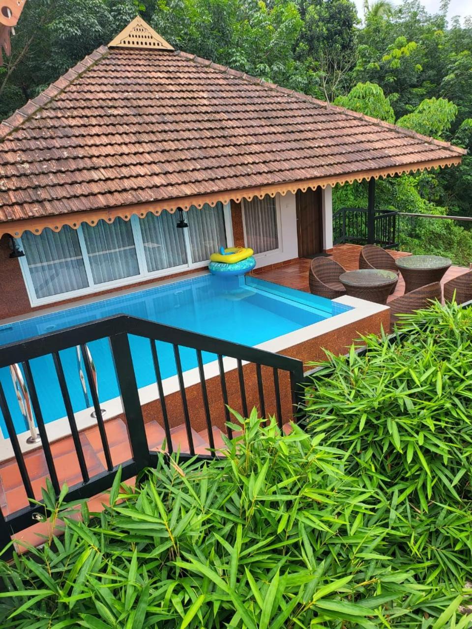 Athirapally Green Trees Athirappilly Exteriör bild